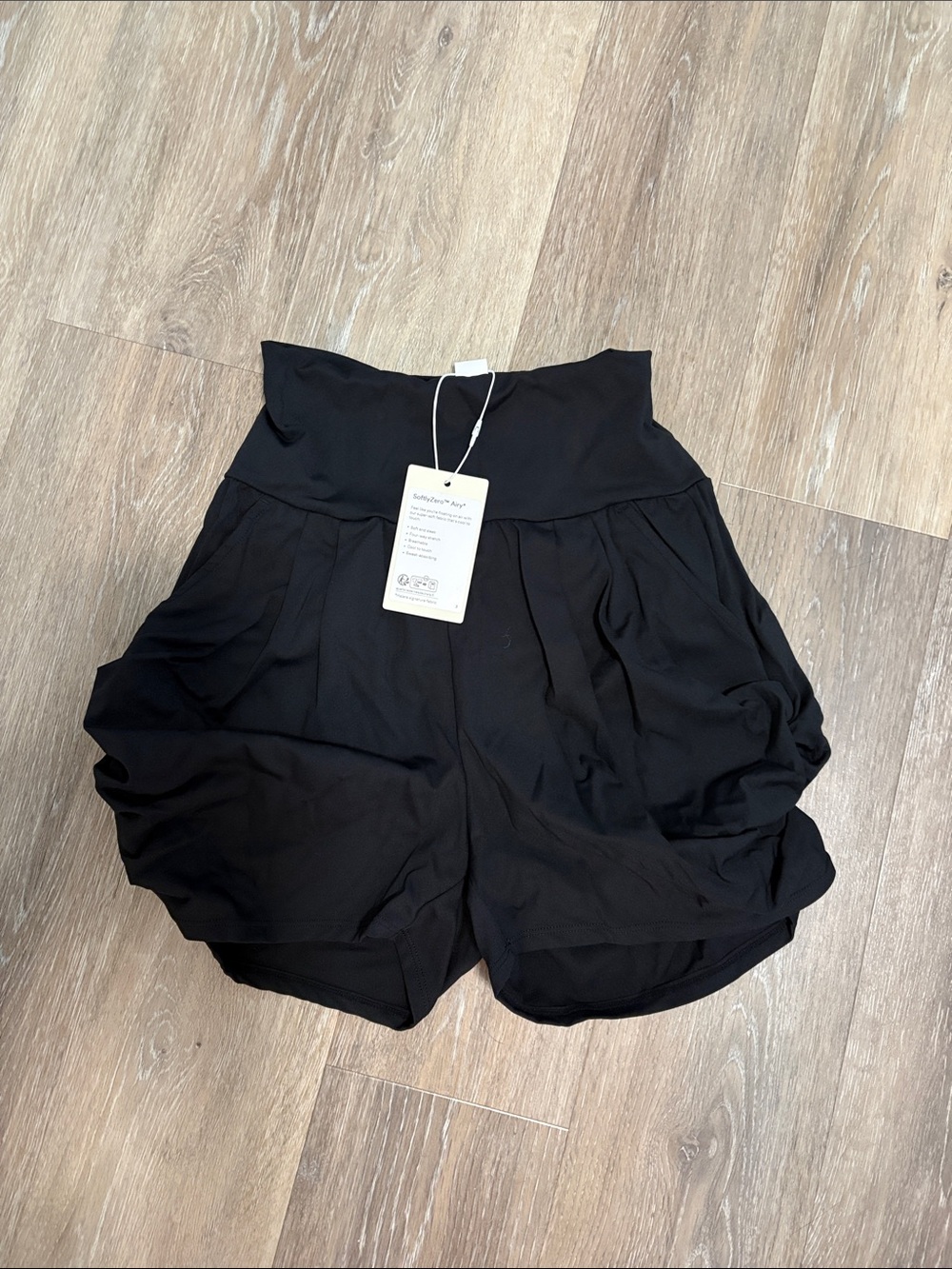 HALARA Black High-Waist Relaxed Bubble Shorts